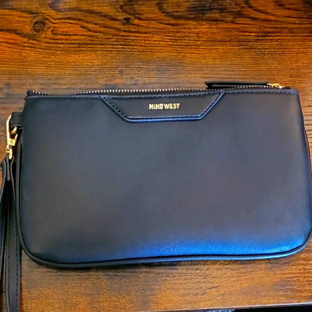 Nine West Black wristlet